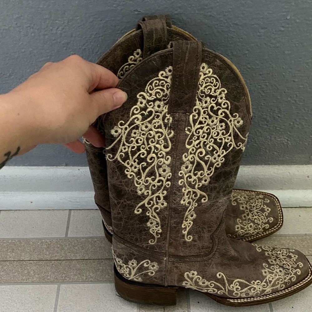 Corral boots